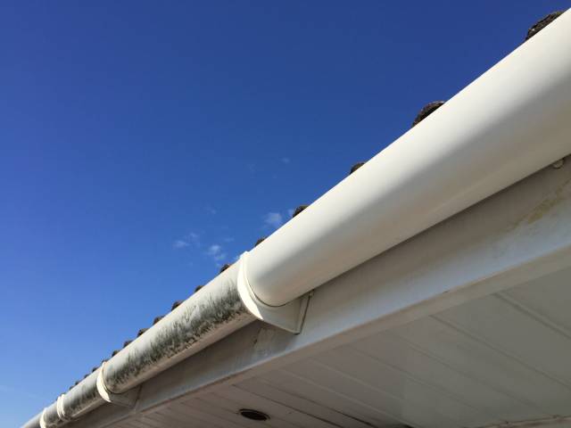 dirty fascias and soffits